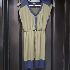 Perfect throw and go dress for work!